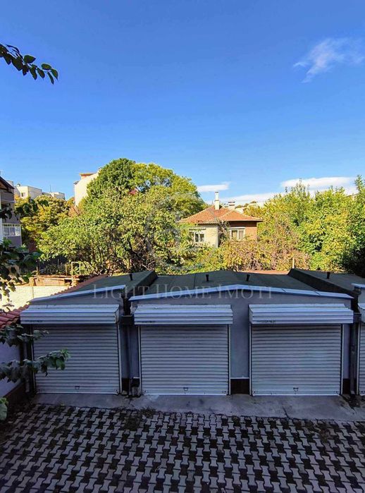 Продава се Тристаен апартамент в Пловдив, Кючук Париж - 88 кв.м за 2029 €/кв.м - Снимка #9