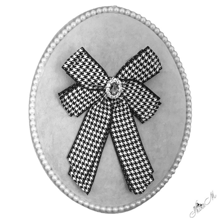 Панделка брошка в черно бял пепит с кристали Zara