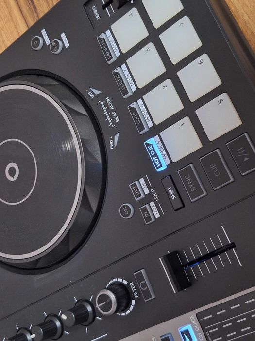 Hercules DJControl Inpulse 300 MK2 – DJ контролер като нов неизползван