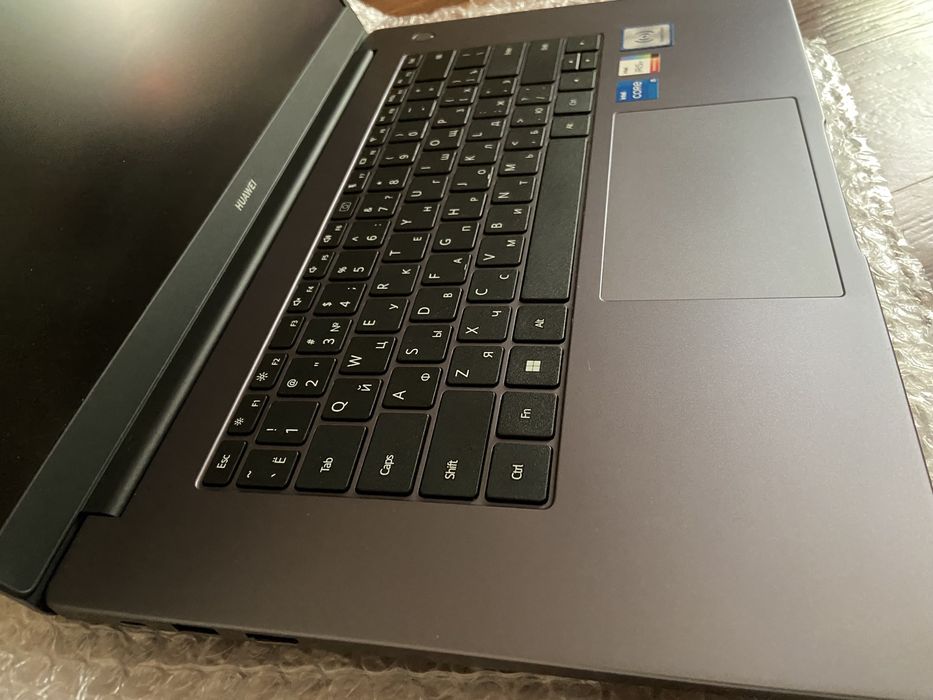 Huawei 1155G7 Core i5,стильный нови