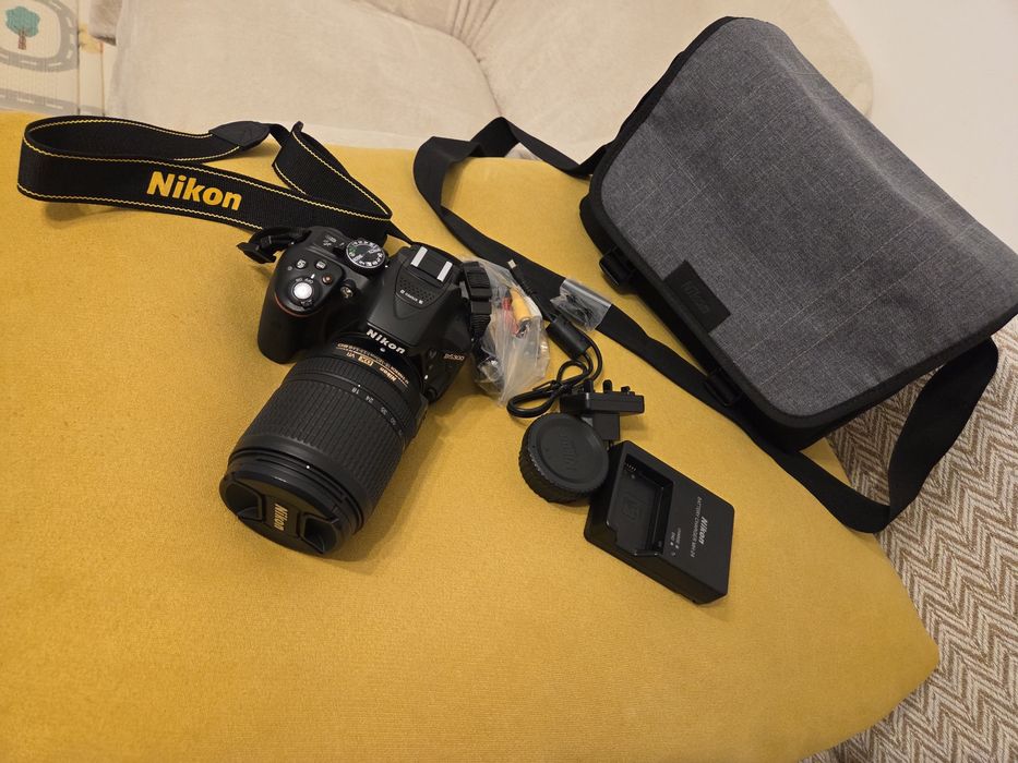 Nikon D5300 Obiectiv 18-140 foarte putin folosit