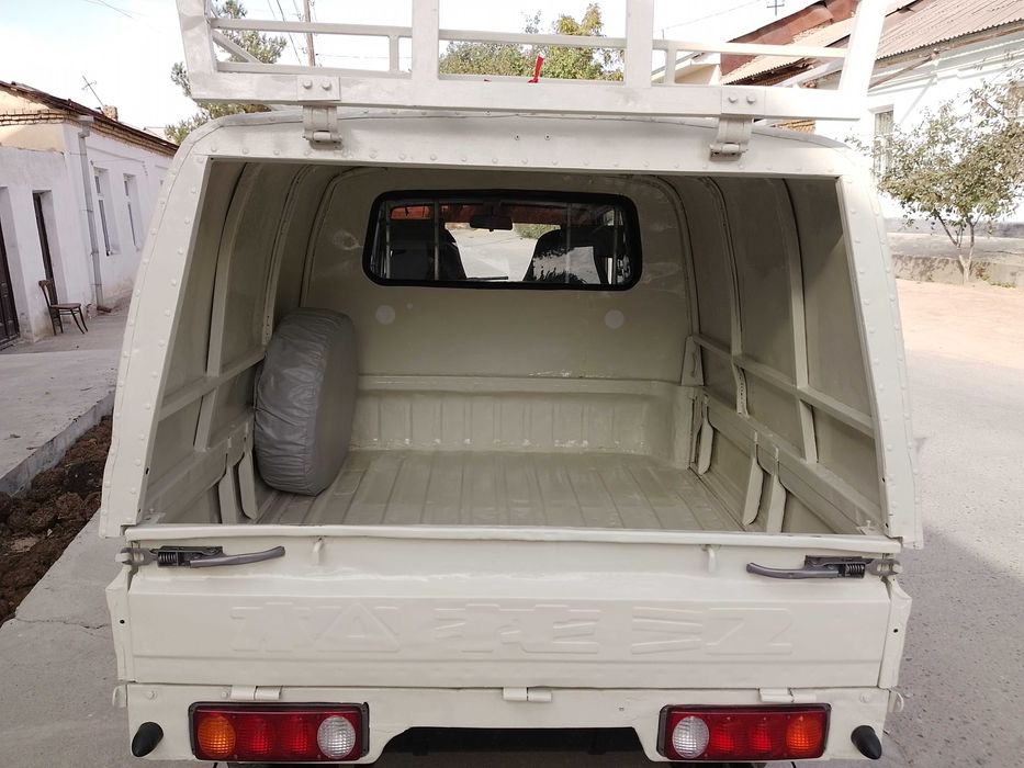 Автомобиль Лабо дубл кабина. 1991год Корейская