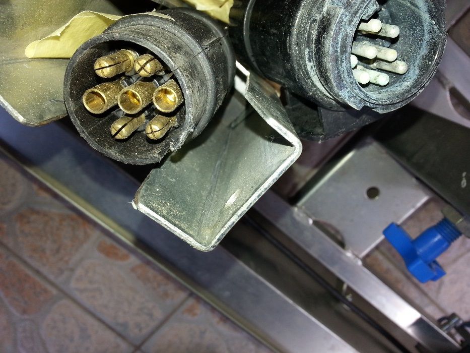 Vand suport de biciclete ptr agatat la carlig de masina