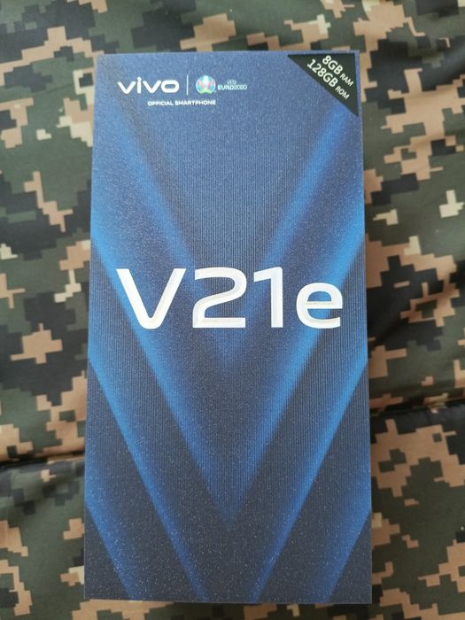 Смартфон Виво В21е