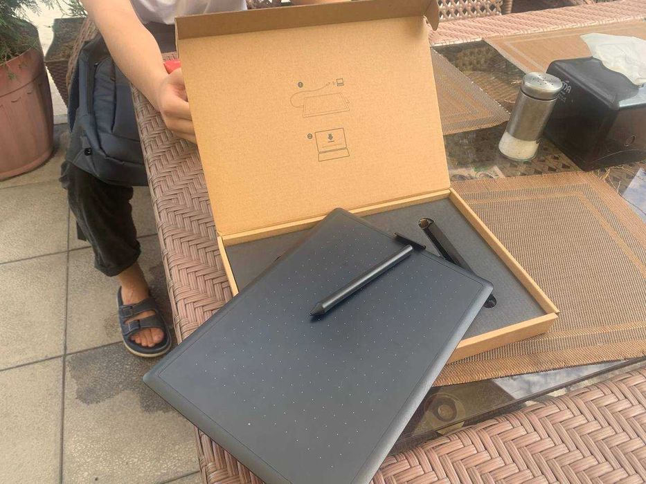 One by WACOM medium, Графический планшет