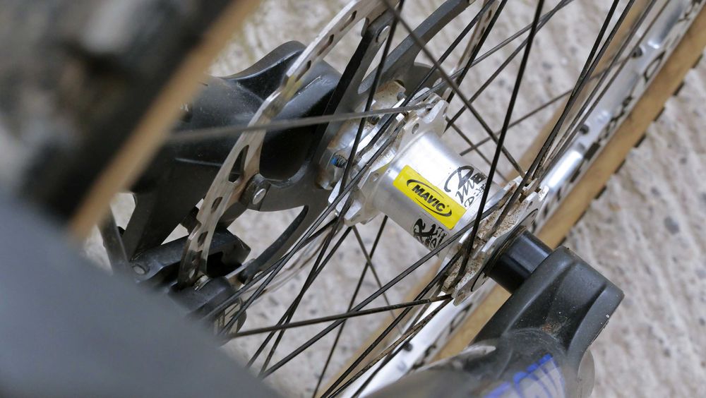 Specialized Demo 8 DH – FOX 40 RC2, Shimano Saint, Mavic Deemax