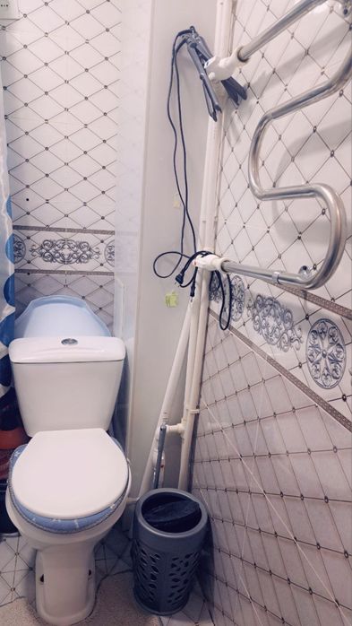 Срочно здаеться 1-ком квартира Аренду в городе Чирчике  4-микрорайоне