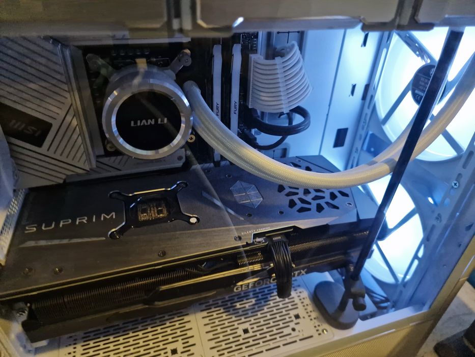 Гейминг PC в гаранция i7-14700KF / RTX 4070 Ti / 32GB DDR5