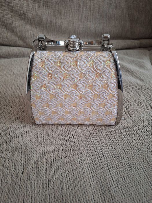 Poseta tip clutch - bej cu sclipici