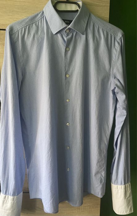 Риза Hugo boss -M размер -нова