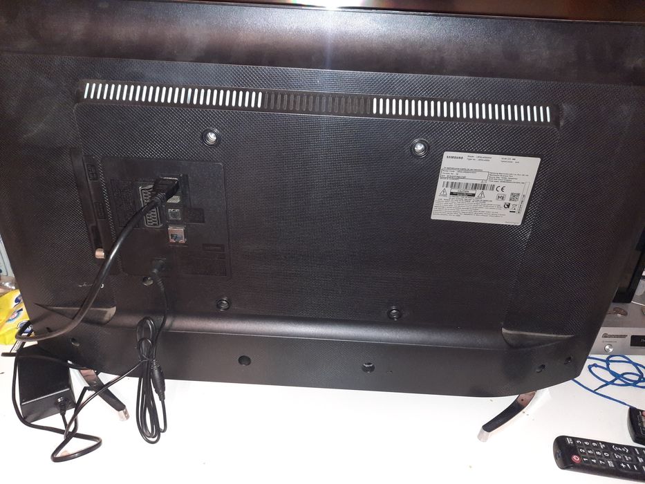 Телевизор Самсунг 32 инчов за части Samsung модел UE32J4500AW