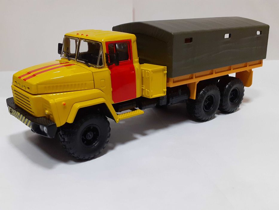 Масштабные модели 1/43 продам.