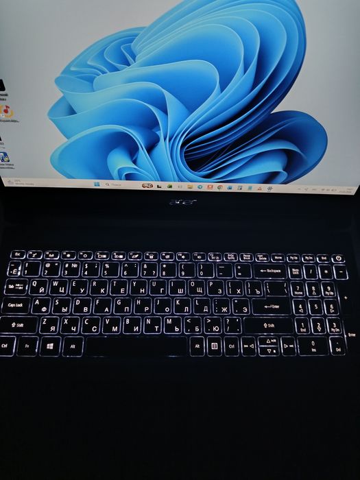 Продается Acer Aspire 7 A715-42G / 8GB / SSD 512GB / Срочно