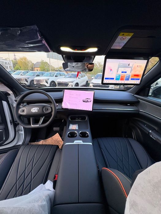 машина Changan Q07