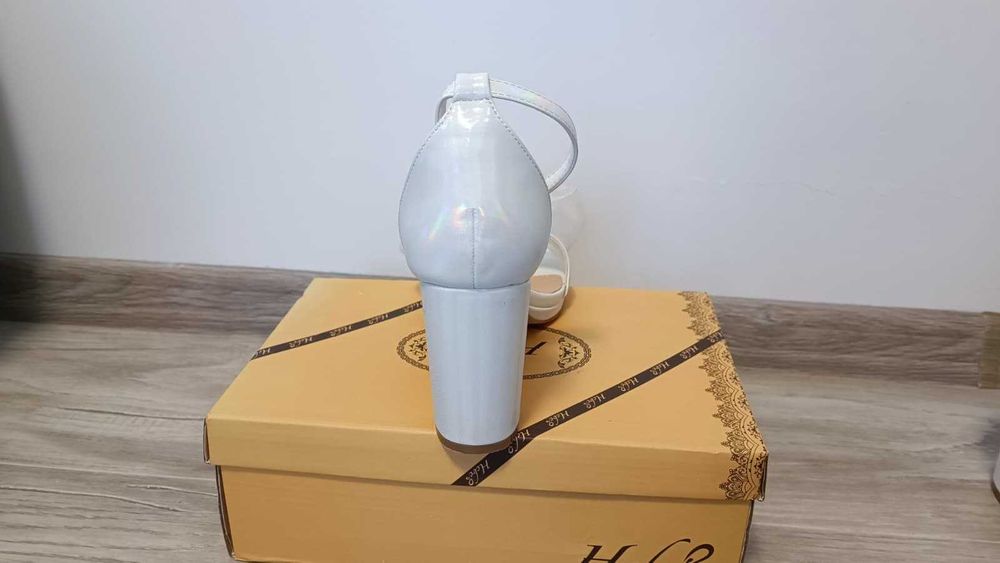 Sandale Dario albe cu funda - toc 8,5cm