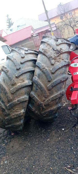 Vand 2 anvelope tractor