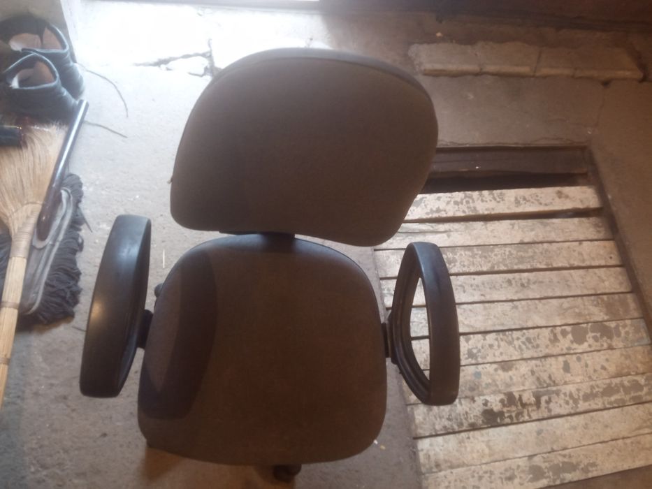 Продам офисный стул