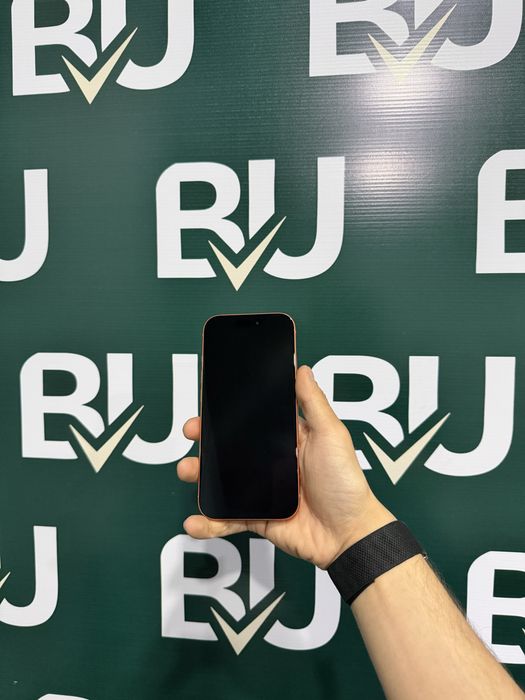 iphone 17 Pro Orange