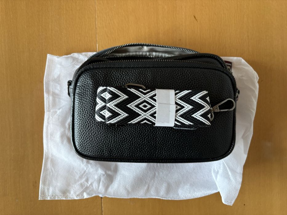 Чанта за през рамо от естествена кожа  - бял и черен цвят