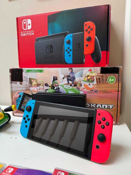 Nintendo Switch Neon Red/Blue + Mario Kart Live Luigi Set + 20 jocuri + accesorii