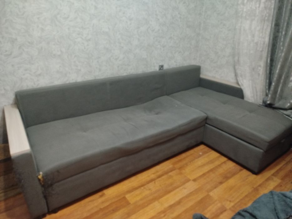 Продам угловой диван б/у