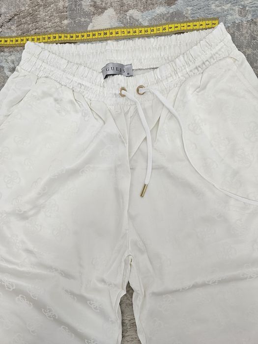 Costum Guess din satin ,mărimea  M