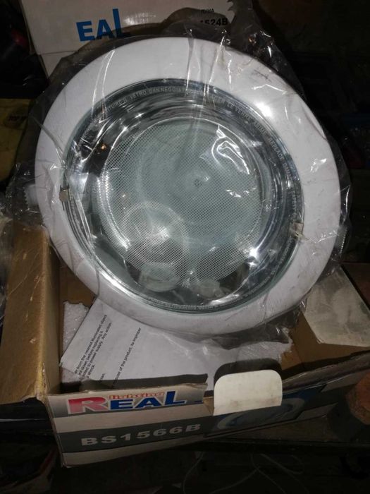 Продавам осветителни тела