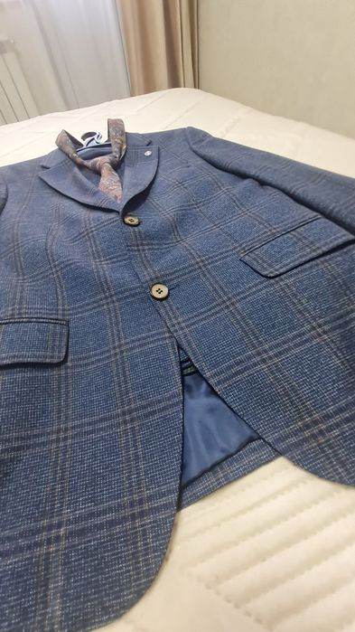 Продам мужской костюм