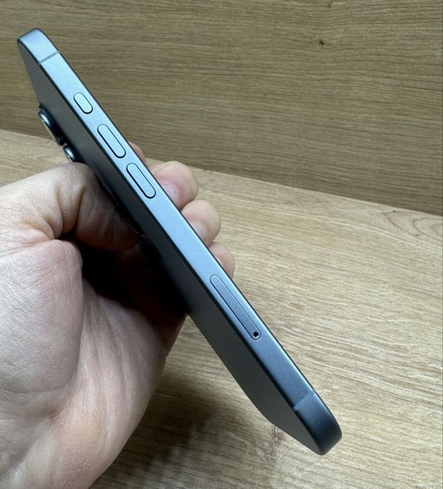 Vand Iphone 16 stare foarte buna