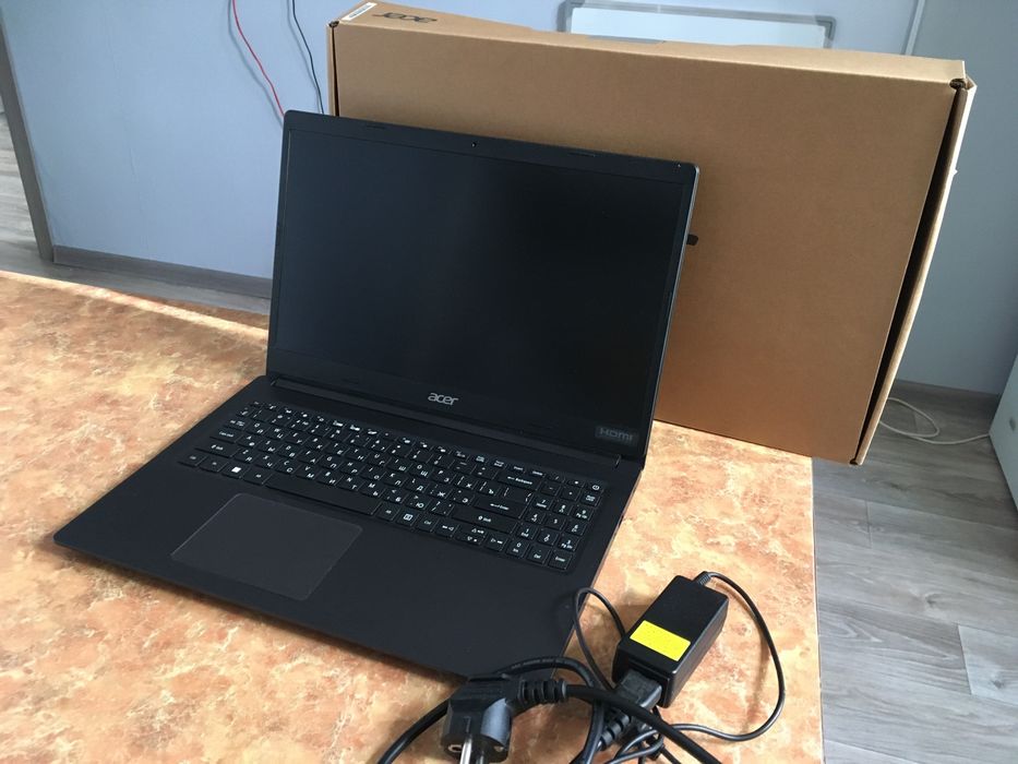 Ноубук Acer 8/512