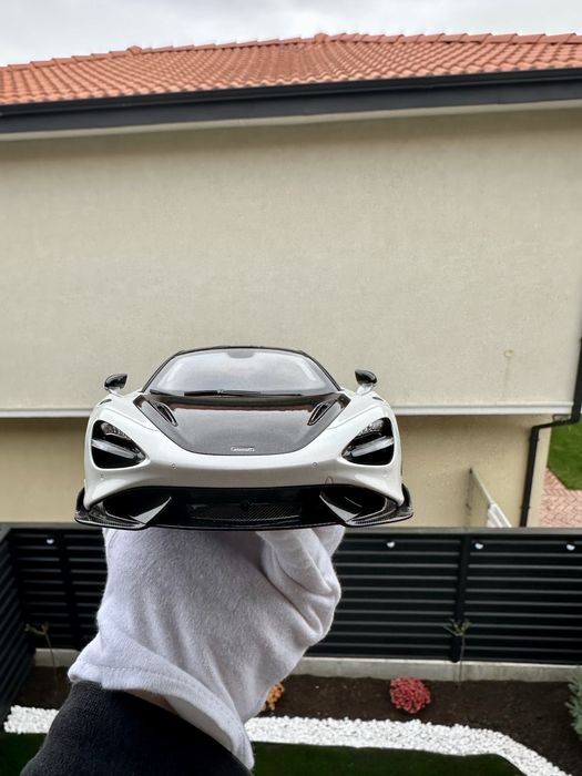 Vând machetă 1/18 Mclaren 765 LT HPD nouă