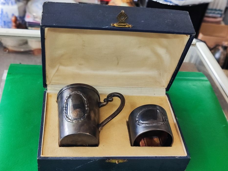 Посребрен салфетник и чаша