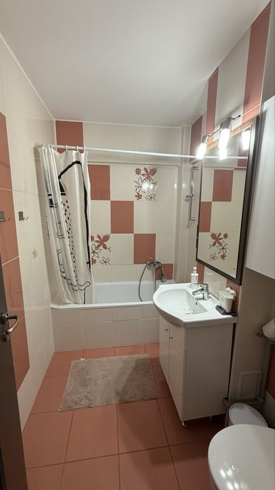 Chirie apartament zona Metro