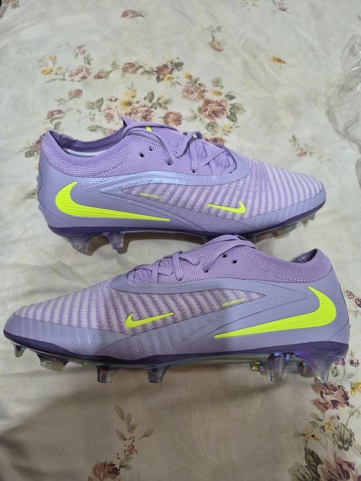 Ghete de fotbal nike model nou