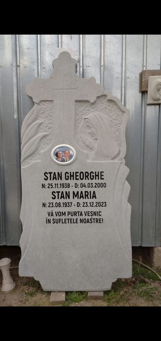 Cruci,monumente funerare