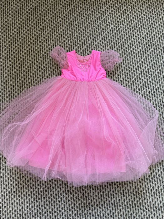 Продам платья и костюм лисички