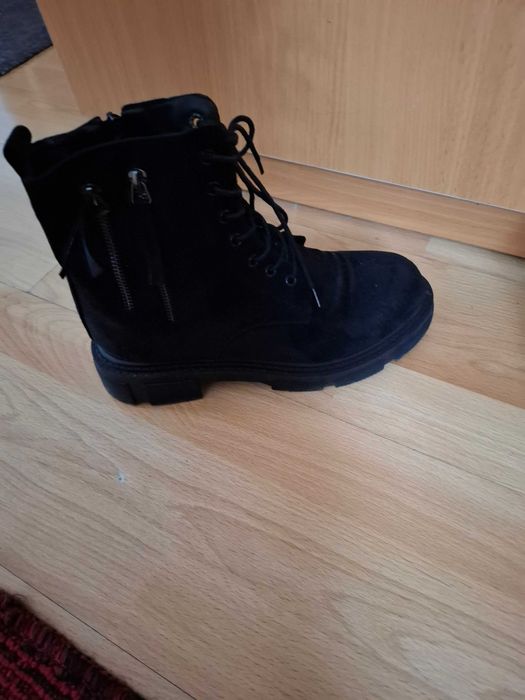 Ботинки замшевые разм.38