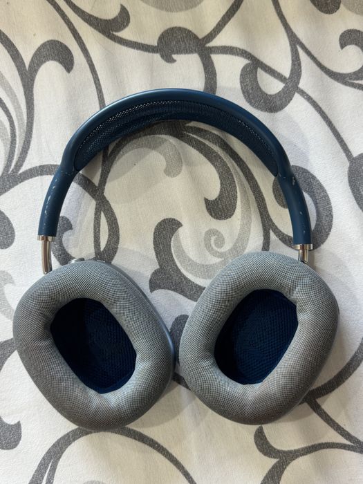 AirPods Max синий