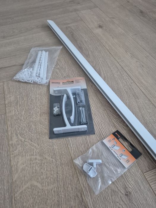 Galerie din aluminiu  pentru perdea cu prindere de perete  1 m
