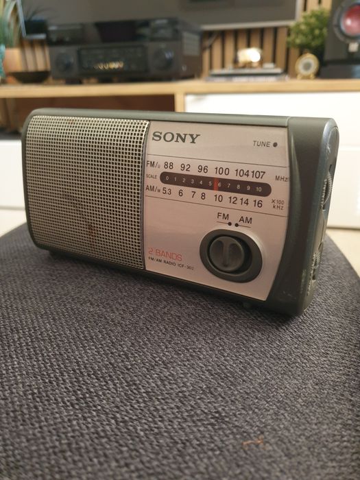 Sony ICF303 radio portabil