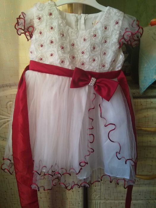 Нарядные платья для девочки