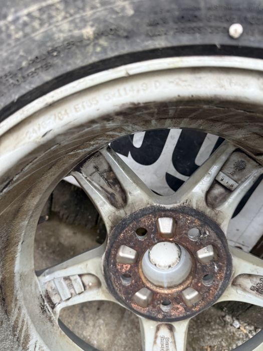 16 5х114.3 джанти с някакви гуми
