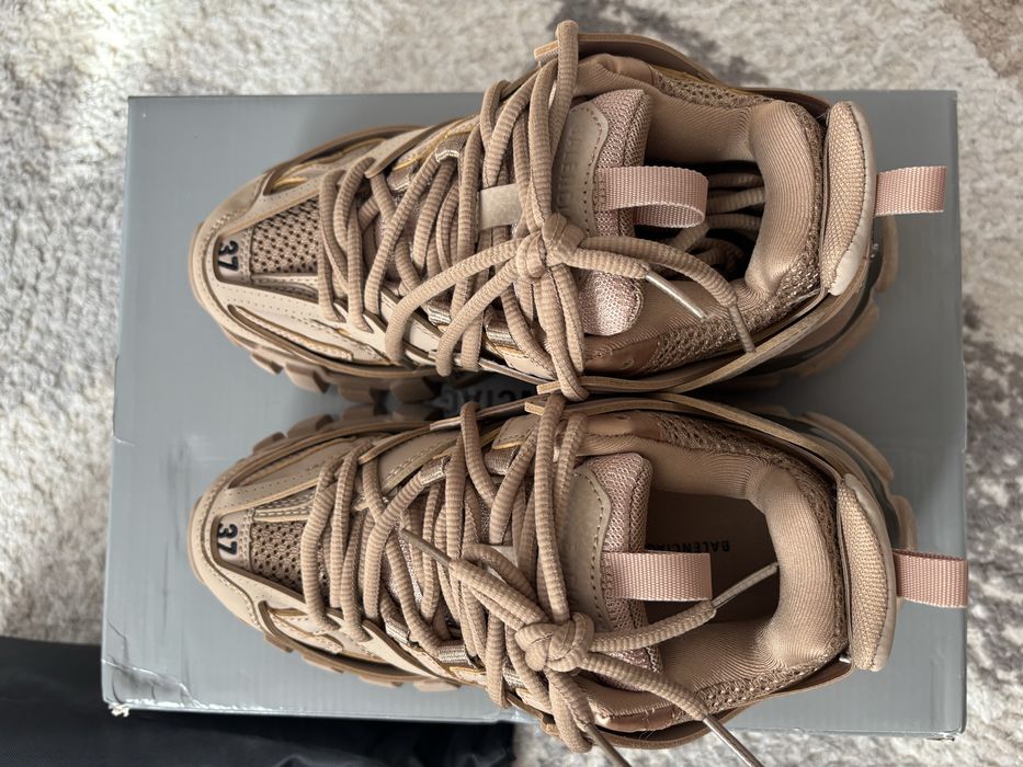 Balenciaga tracks-full box-NU MERG MESAJELE PE OLX!!