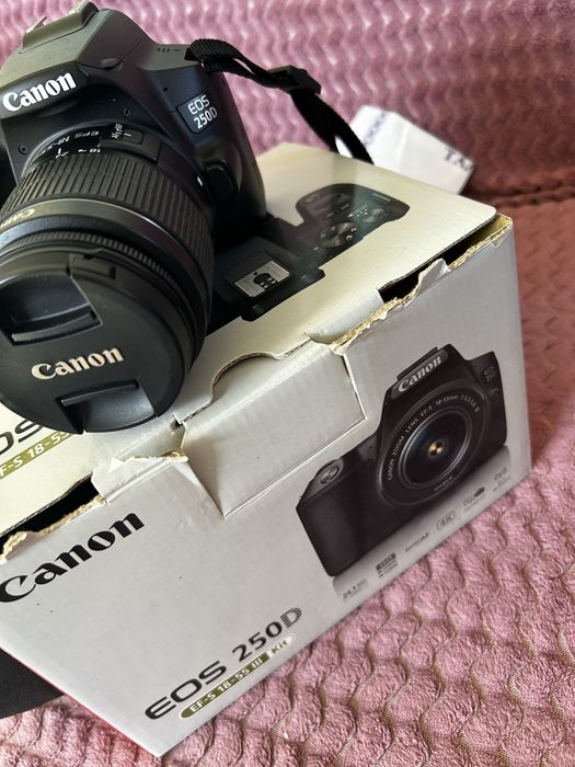 Продам фотоаппарат Canon eos 250d