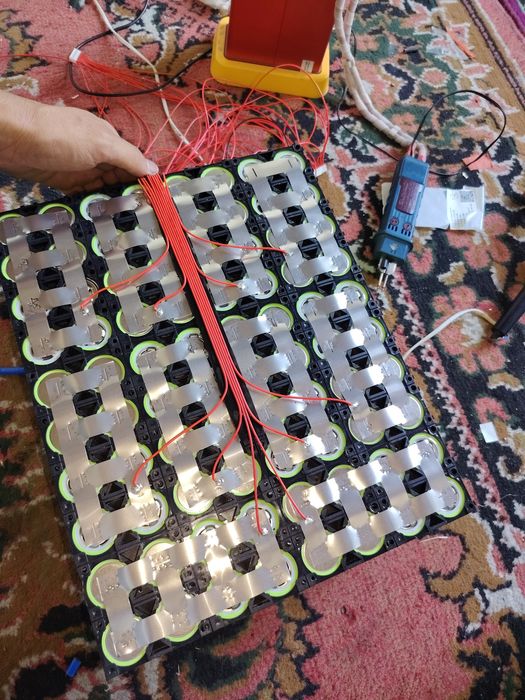 Lifepo4 akamulator 32140 madel 15 ah va jk 80A bmslar