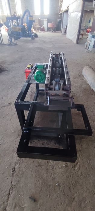 Продам станок для тепличных зажимов.