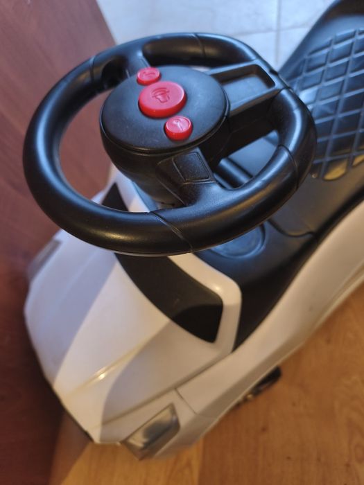 Кола за бутане бяла