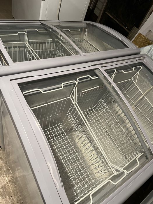 Продам витринные холодильники и морозильники бу