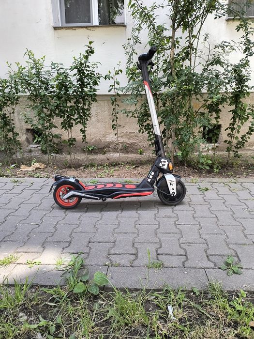 Trotineta electrica Aprillia SR