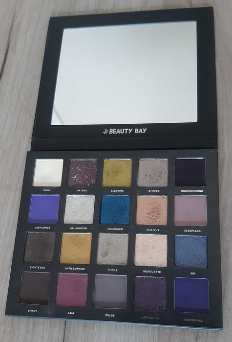Лимитирана палитра сенки Beauty Bay - Dark Lights